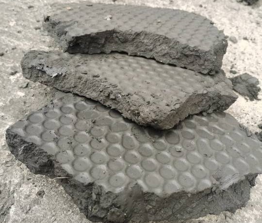 高有機(jī)質(zhì)污泥壓泥時(shí)污泥進(jìn)料慢、沾濾布怎么辦